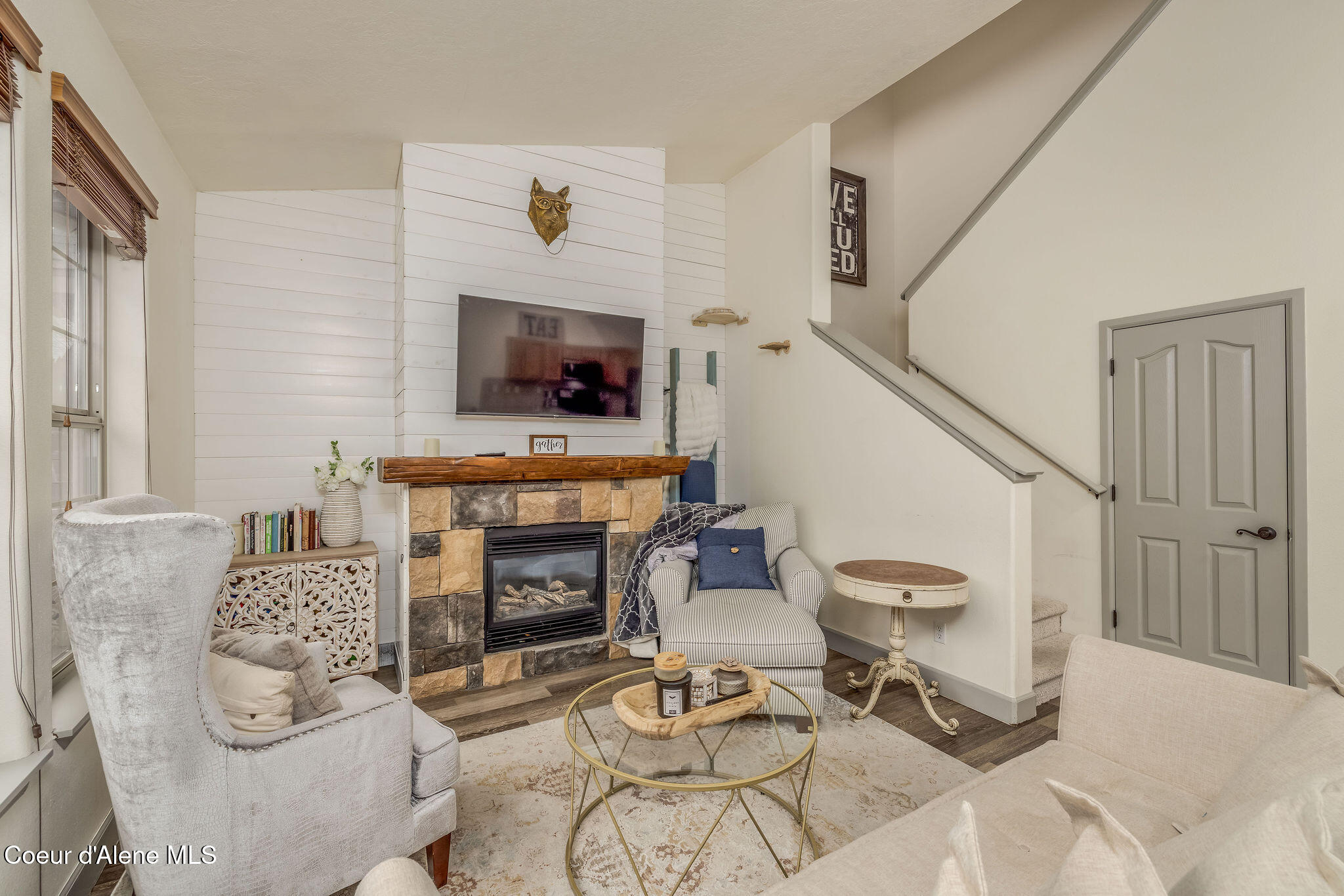 1154 West Willow Lake Loop Coeur D'Alene, ID 83815 - Photo 11 of 26 Living Room with gas fireplace