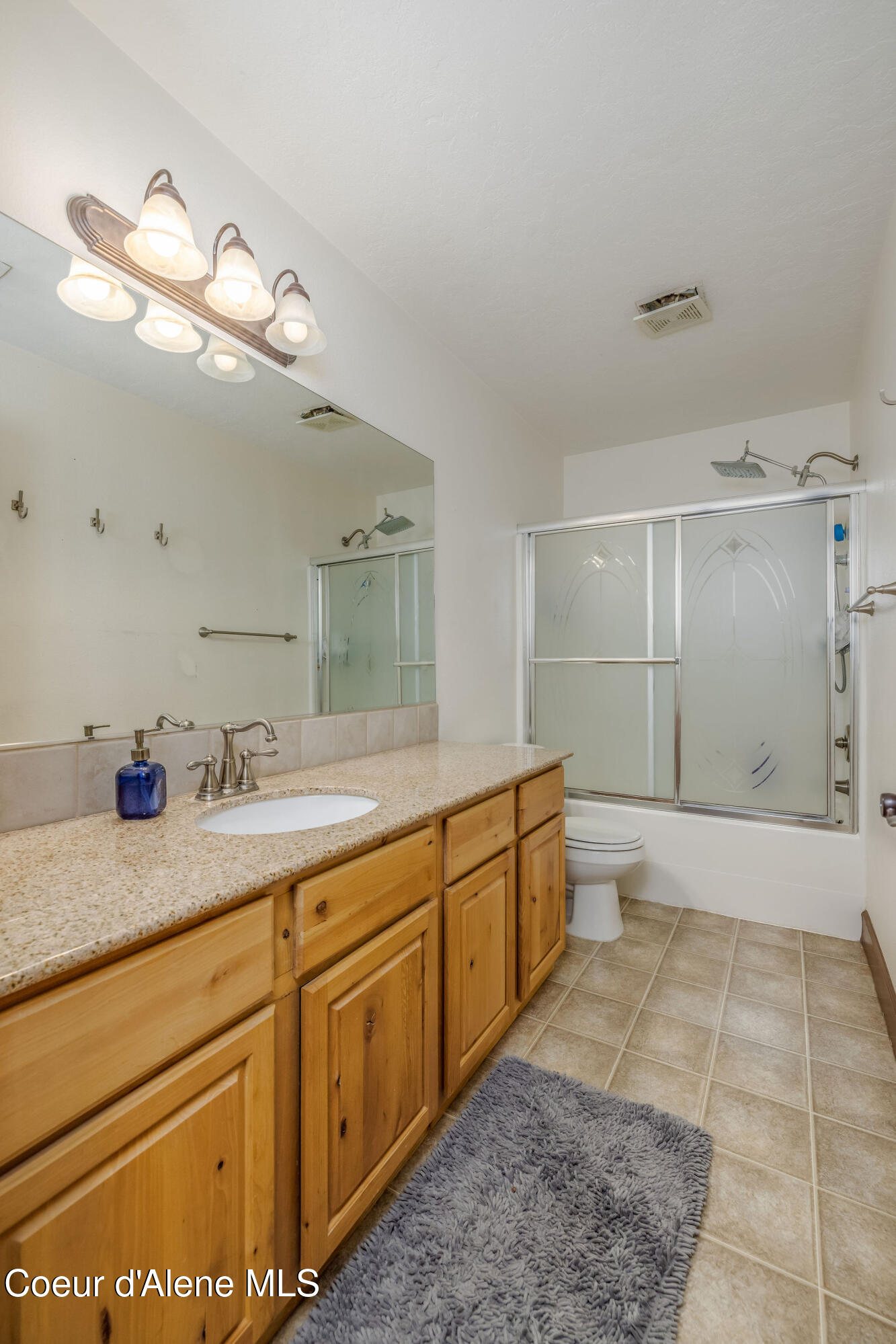 1154 West Willow Lake Loop Coeur D'Alene, ID 83815 - Photo 21 of 26 Upstairs bathroom