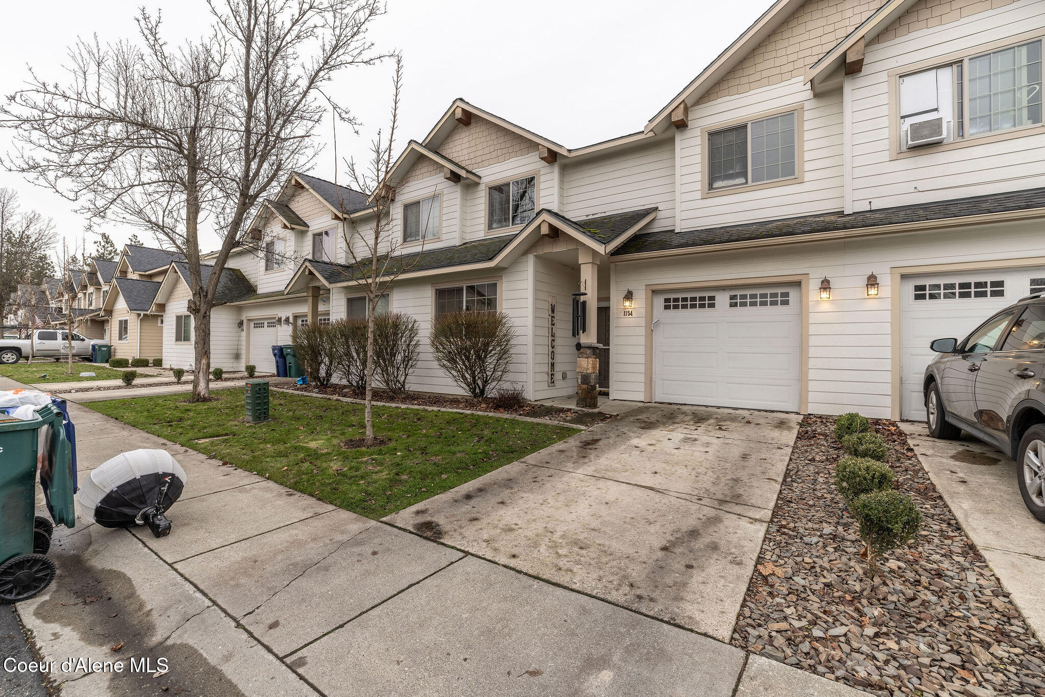 1154 West Willow Lake Loop Coeur D'Alene, ID 83815 - Photo 3 of 26 Front of home