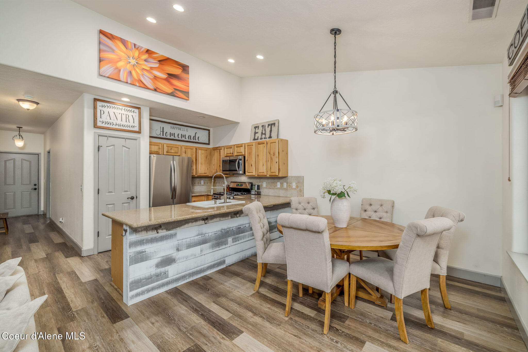 1154 West Willow Lake Loop Coeur D'Alene, ID 83815 - Photo 9 of 26 Kitchen/Dining