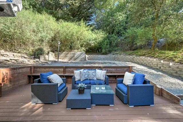 $1,599,000 | 7716 Skyline Boulevard, Oakland, CA 94611