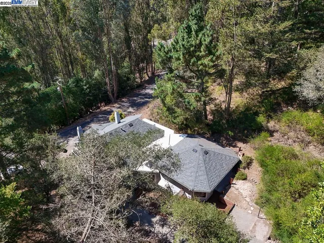 $1,599,000 | 7716 Skyline Boulevard, Oakland, CA 94611