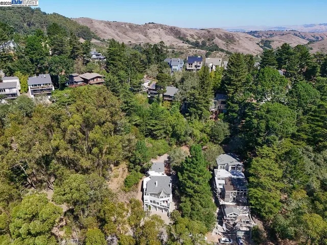 $1,599,000 | 7716 Skyline Boulevard, Oakland, CA 94611