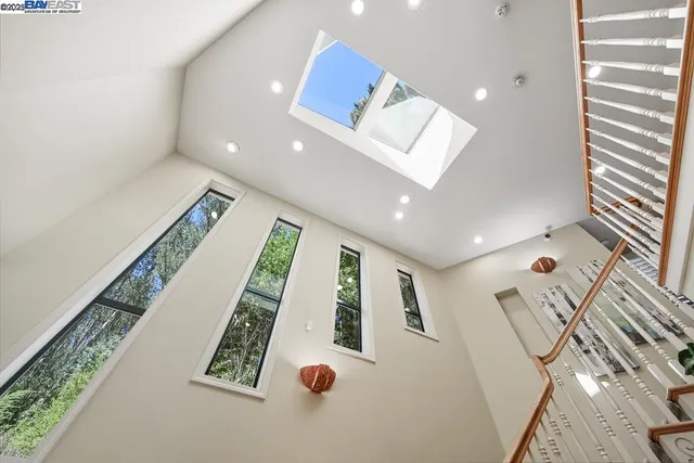 a view of an entryway with workspace