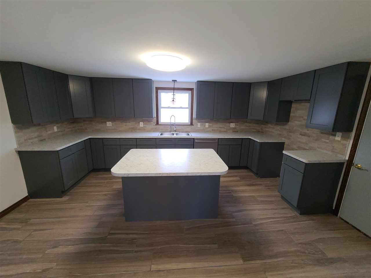 1147 South Huron Road Kawkawlin, MI 48631 - Photo 12 of 17 Gallery Image 12