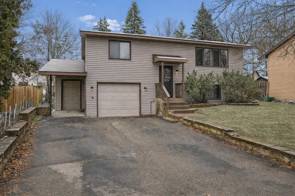 $339,900 | 923 123rd Lane Northwest, Coon Rapids, MN 55448