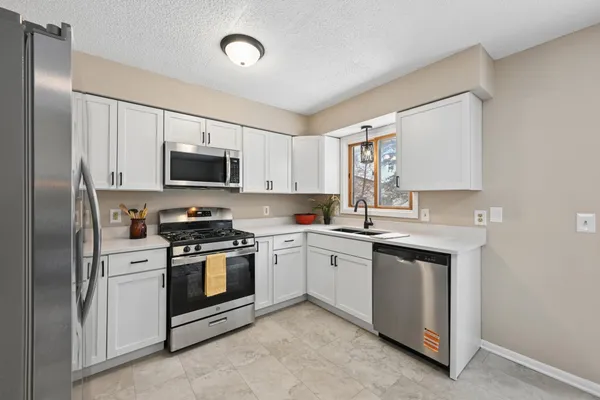 $339,900 | 923 123rd Lane Northwest, Coon Rapids, MN 55448