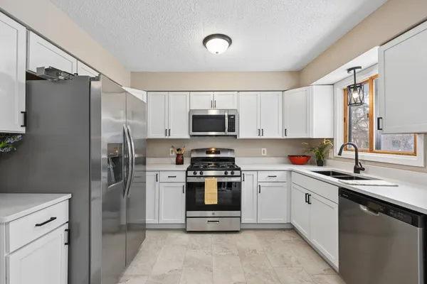 $339,900 | 923 123rd Lane Northwest, Coon Rapids, MN 55448