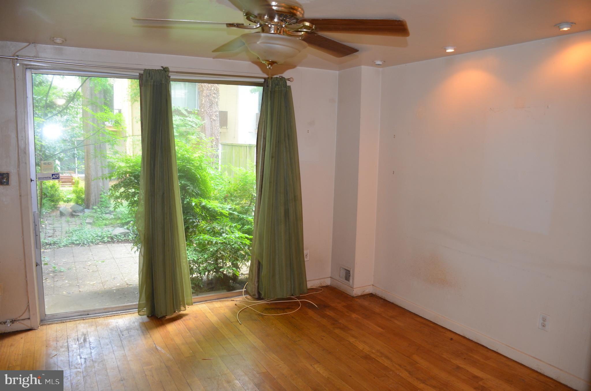 843 3rd Street Southwest, Unit 302 Washington, DC 20024 - Photo 8 of 30 Living Room