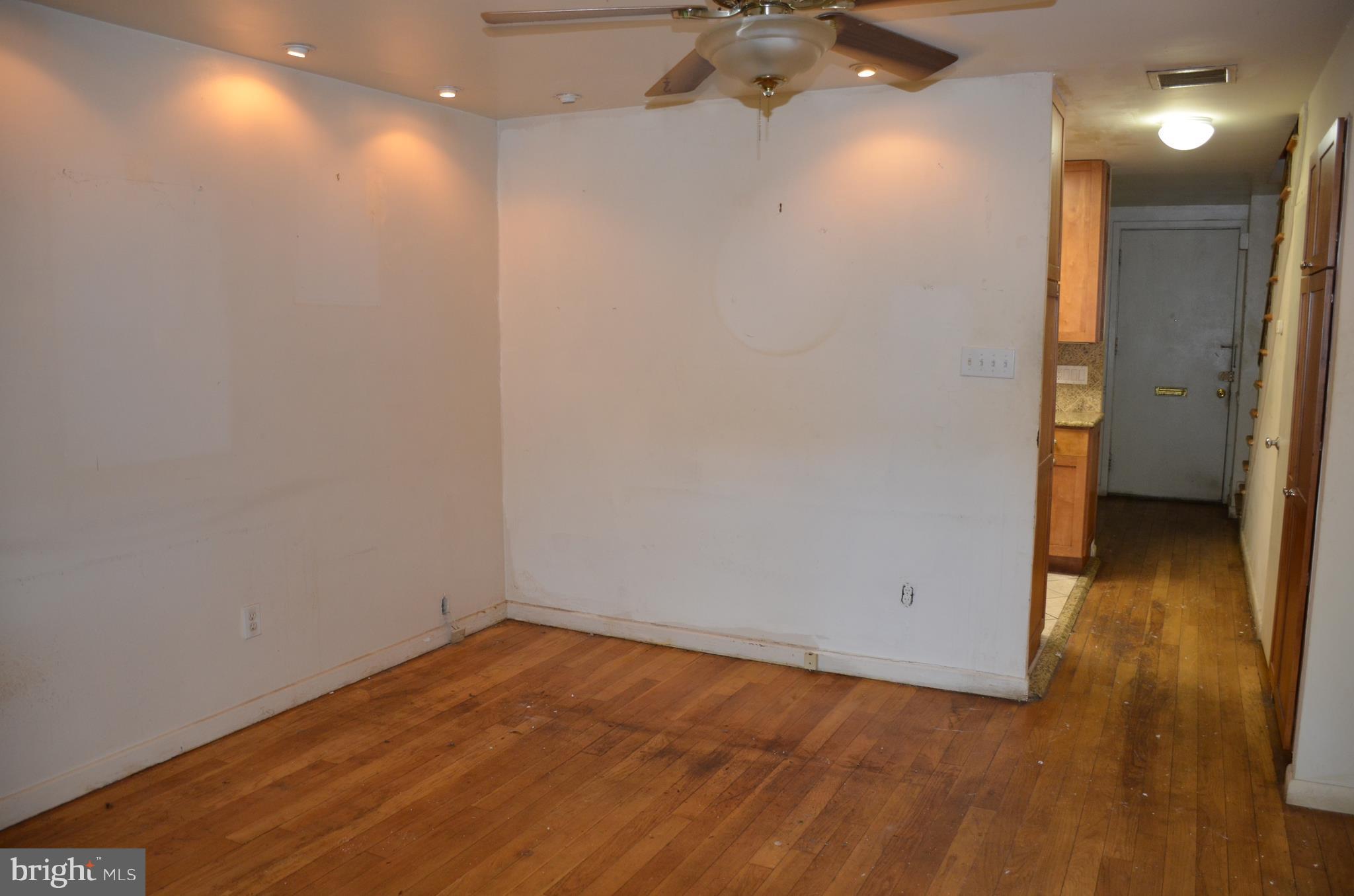 843 3rd Street Southwest, Unit 302 Washington, DC 20024 - Photo 9 of 30 Living Room