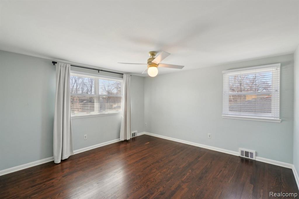 18122 Riverside Drive Beverly Hills, MI 48025 - Photo 21 of 41