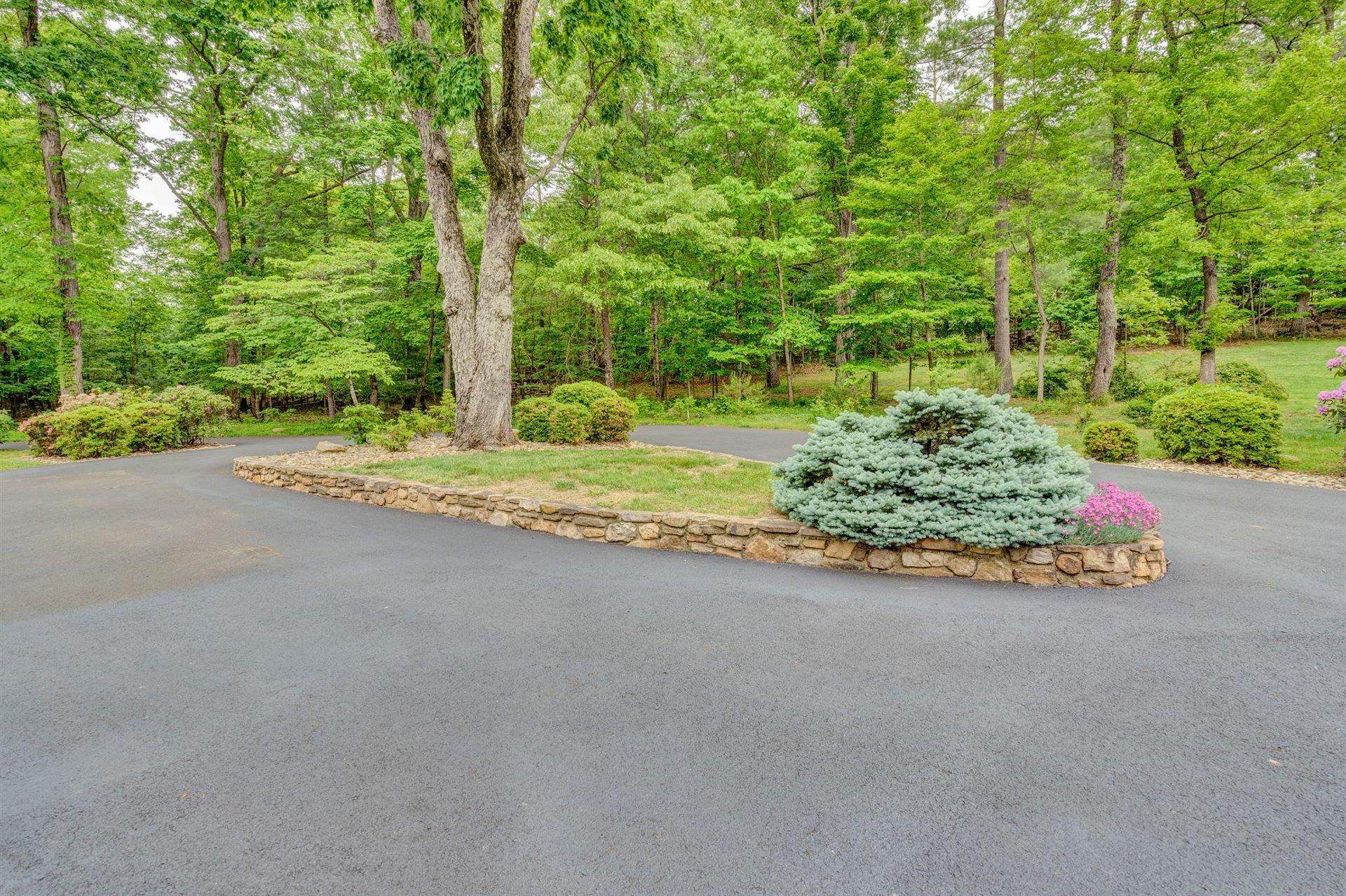 1418 Waldheim Road Salem, VA 24153 - Photo 57 of 63 55-051220210048