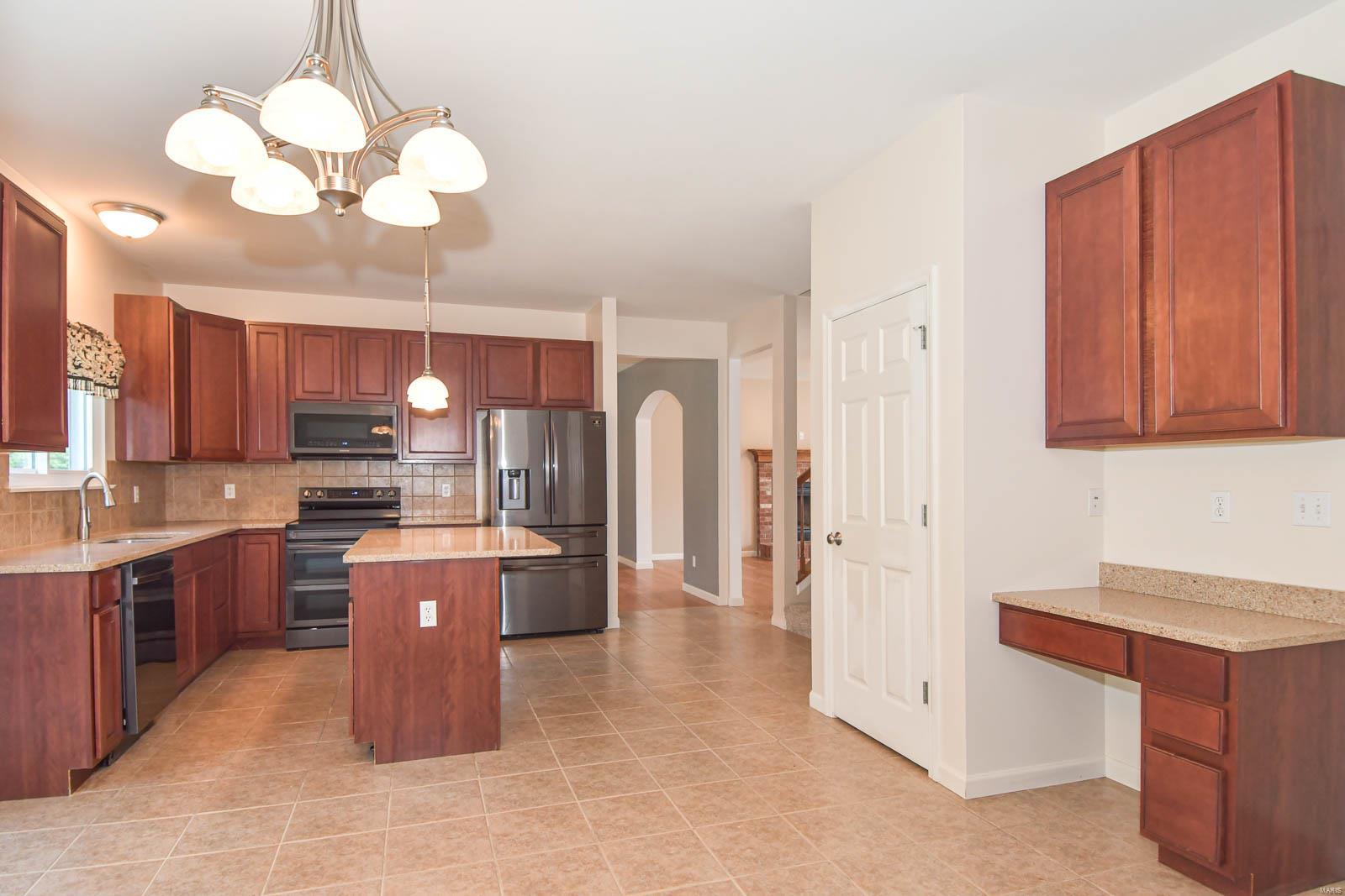 907 Palomino Path High Ridge, MO 63049 - Photo 13 of 60