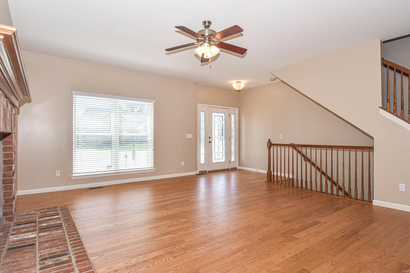 907 Palomino Path High Ridge, MO 63049 - Photo 3 of 60