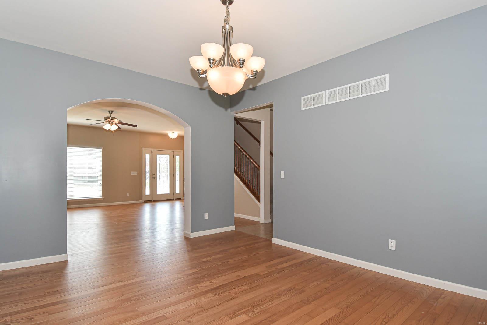 907 Palomino Path High Ridge, MO 63049 - Photo 9 of 60