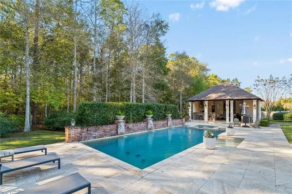 $1,195,000 | 130 Tchefuncta S Drive, Covington, LA 70433