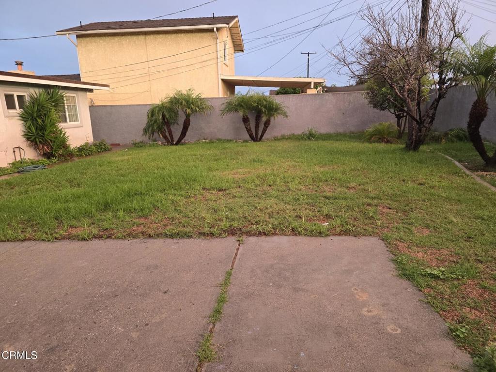 326 Simon Way Oxnard, CA 93036 - Photo 8 of 10 a view of a yard with potted plants