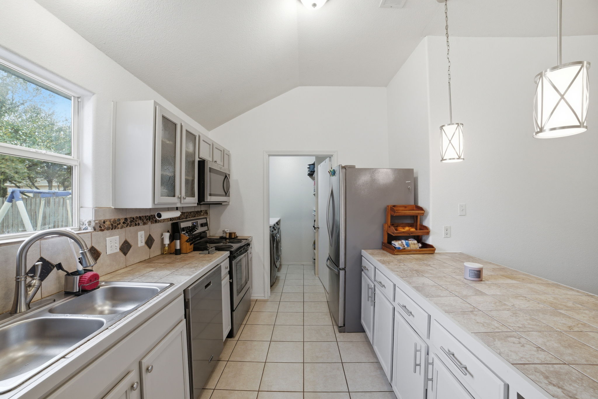 411 Copper Lane Jarrell, TX 76537 - Photo 14 of 32