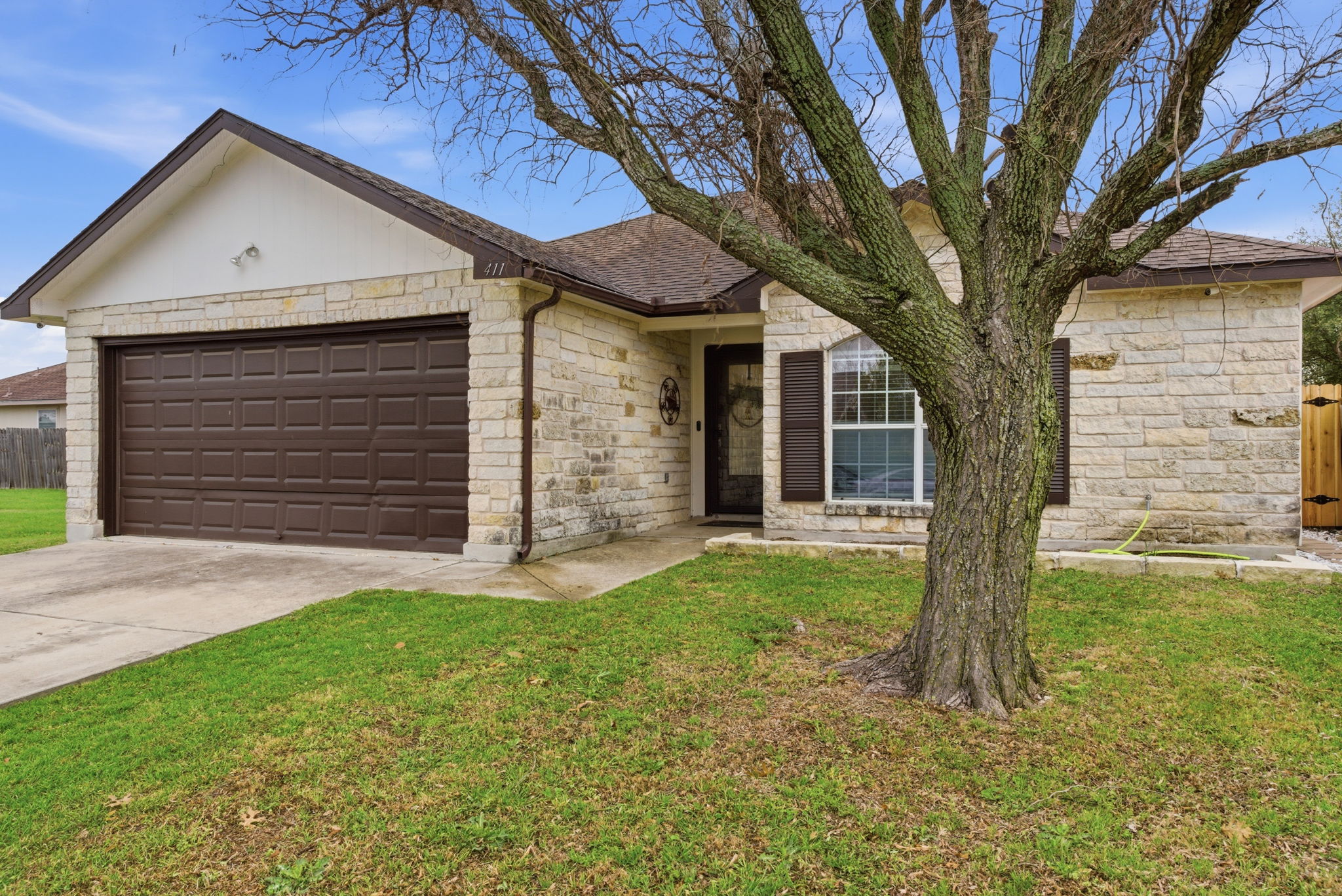 411 Copper Lane Jarrell, TX 76537 - Photo 3 of 32