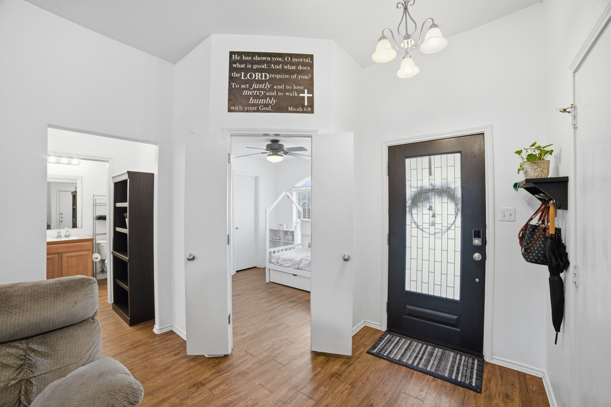 411 Copper Lane Jarrell, TX 76537 - Photo 5 of 32 Beautiful entryway