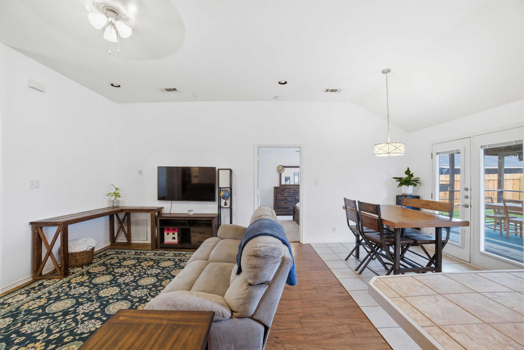 411 Copper Lane Jarrell, TX 76537 - Photo 7 of 32