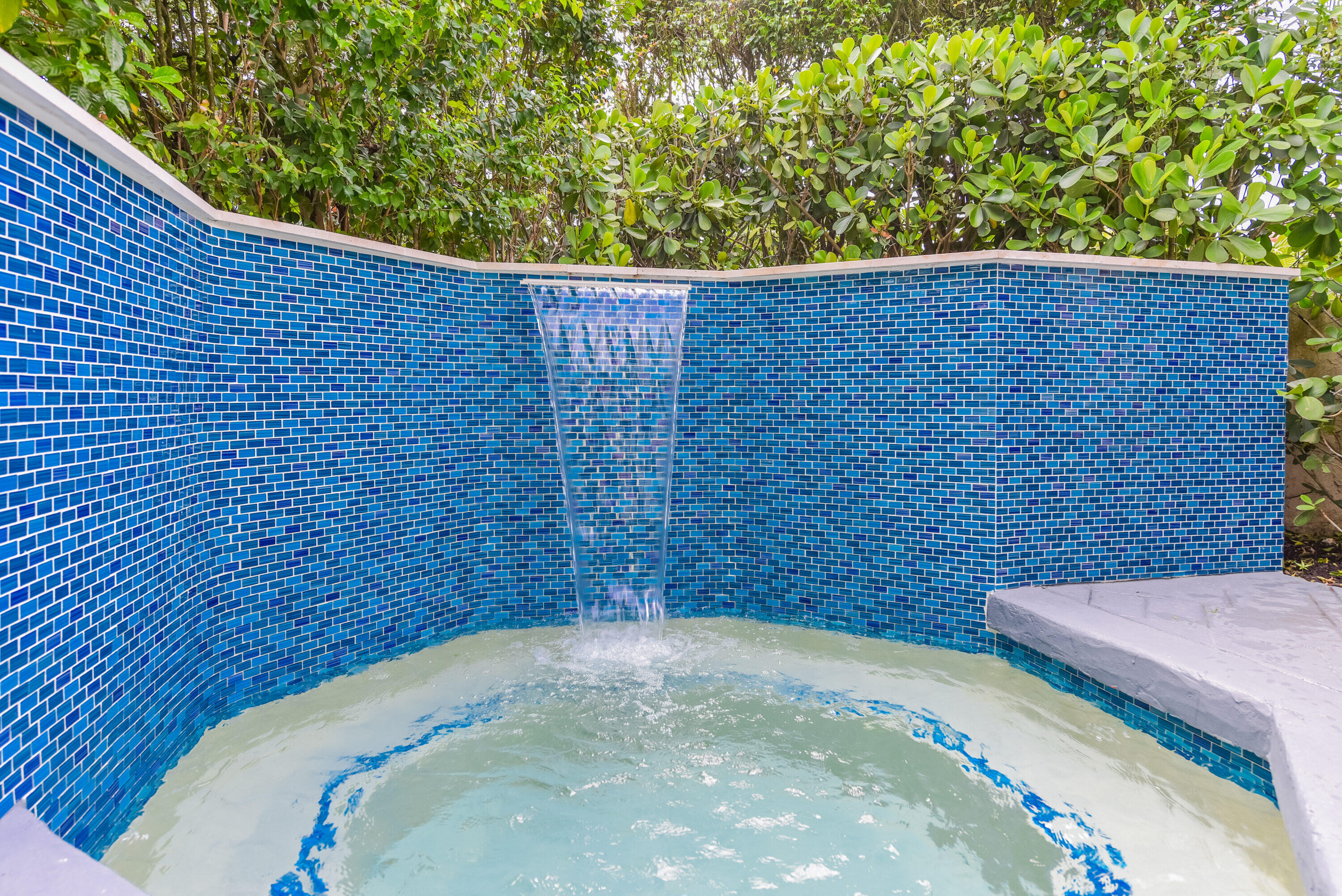 7493 Campo Florido Boca Raton, FL 33433 - Photo 6 of 62 a view of a wooden fence