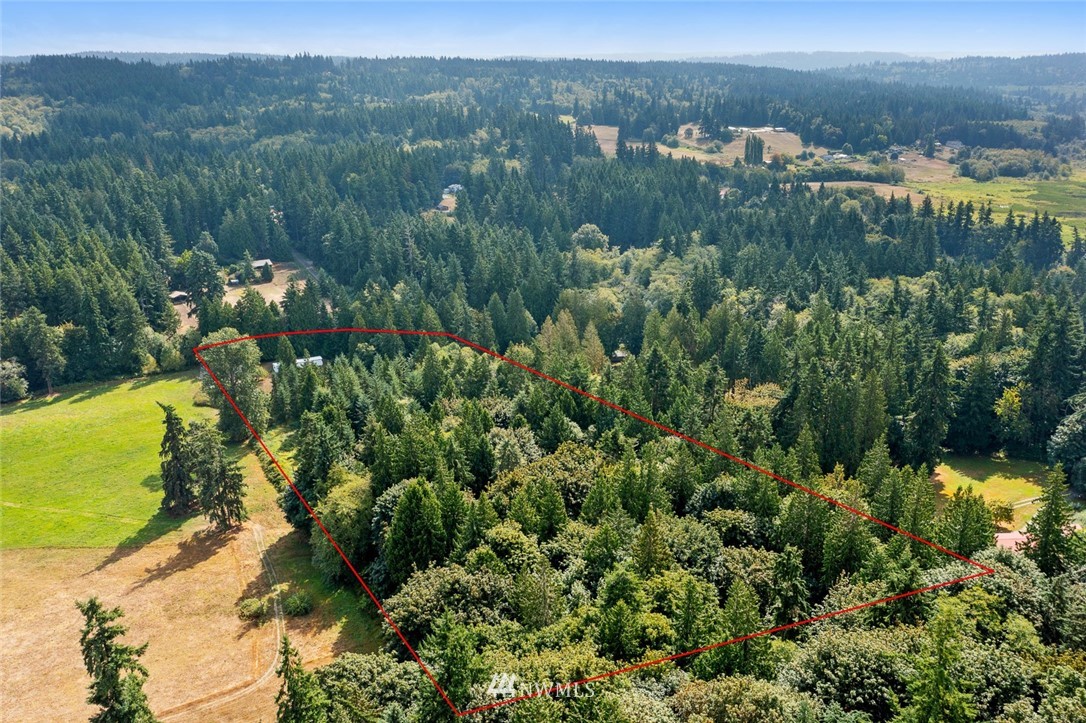 6960 Maxwelton Road Clinton, WA 98236 - Photo 34 of 40 a view of a city