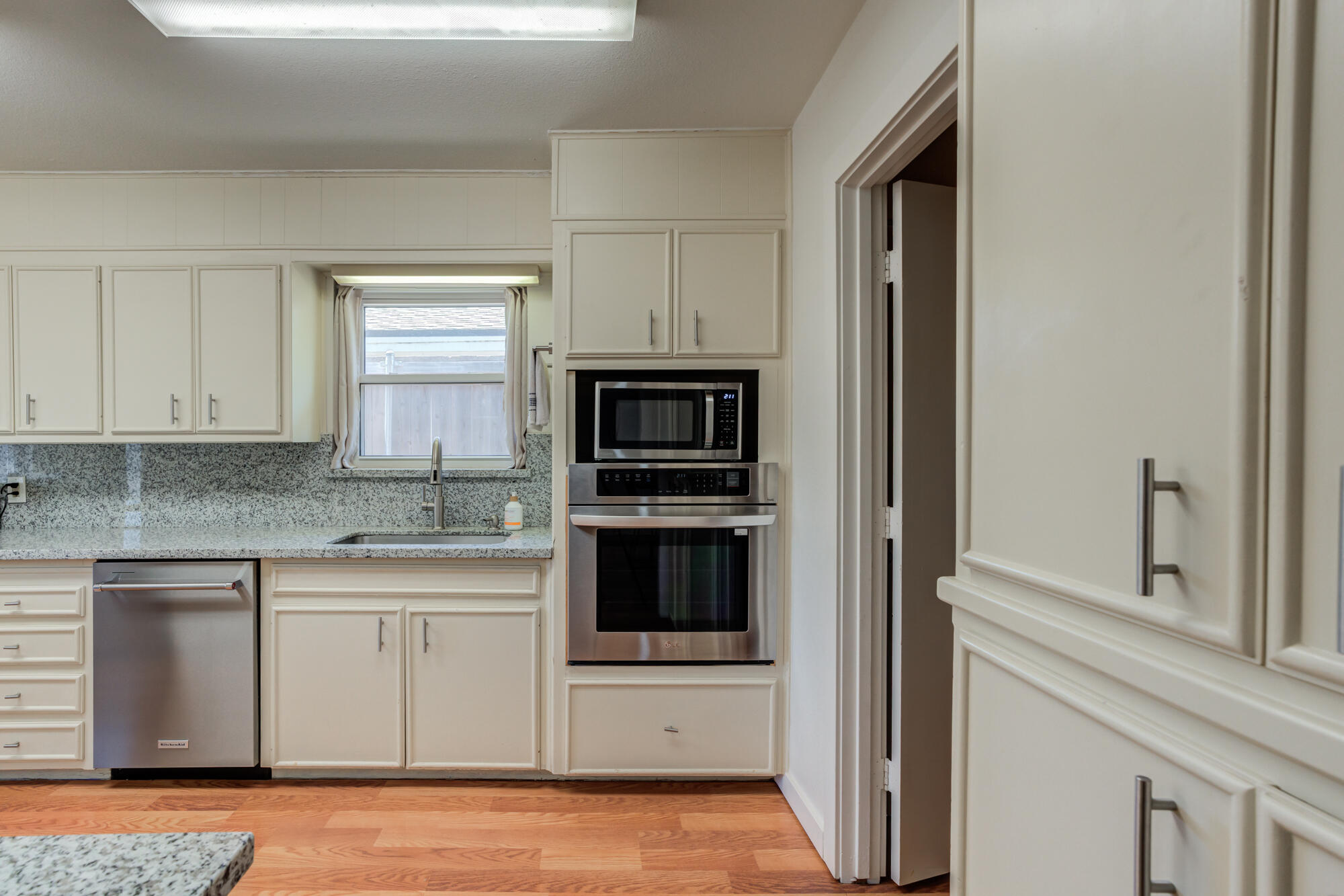 2607 20th Street Lubbock, TX 79410 - Photo 21 of 50 2607-20th-St_Lubbock-TX_25_Kitchen