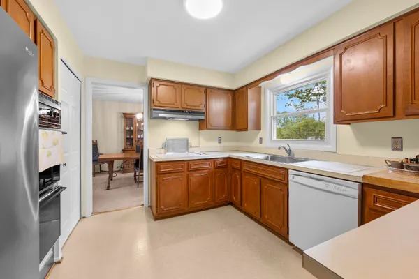 $645,000 | 19168 Chelton Drive, Beverly Hills, MI 48025