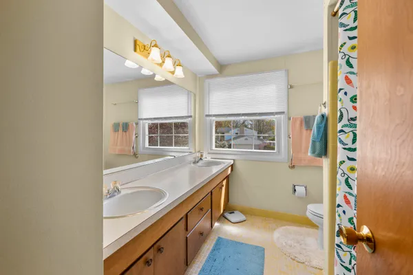 $645,000 | 19168 Chelton Drive, Beverly Hills, MI 48025