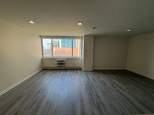 $344,900 | 151 North Kenilworth Avenue, Unit 4G, Oak Park, IL 60301