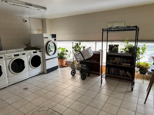 $344,900 | 151 North Kenilworth Avenue, Unit 4G, Oak Park, IL 60301