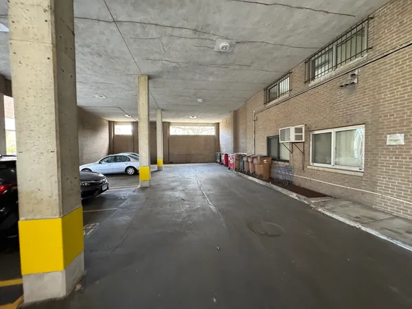$344,900 | 151 North Kenilworth Avenue, Unit 4G, Oak Park, IL 60301