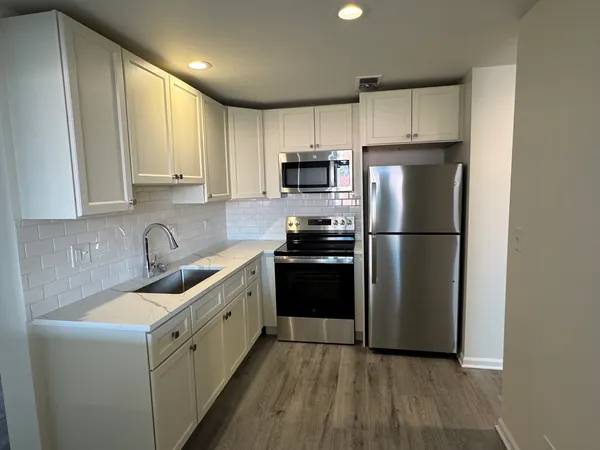 $344,900 | 151 North Kenilworth Avenue, Unit 4G, Oak Park, IL 60301
