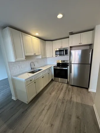 $344,900 | 151 North Kenilworth Avenue, Unit 4G, Oak Park, IL 60301