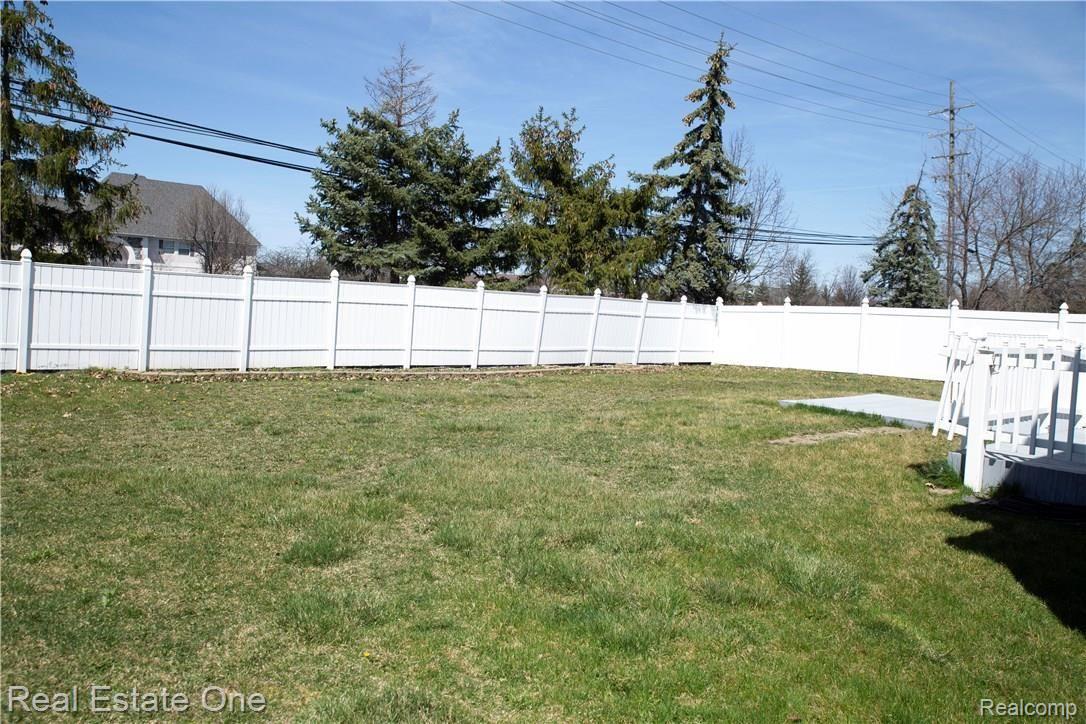 979 Knightsbridge Road Canton, MI 48187 - Photo 30 of 30 979KB(4).JPG