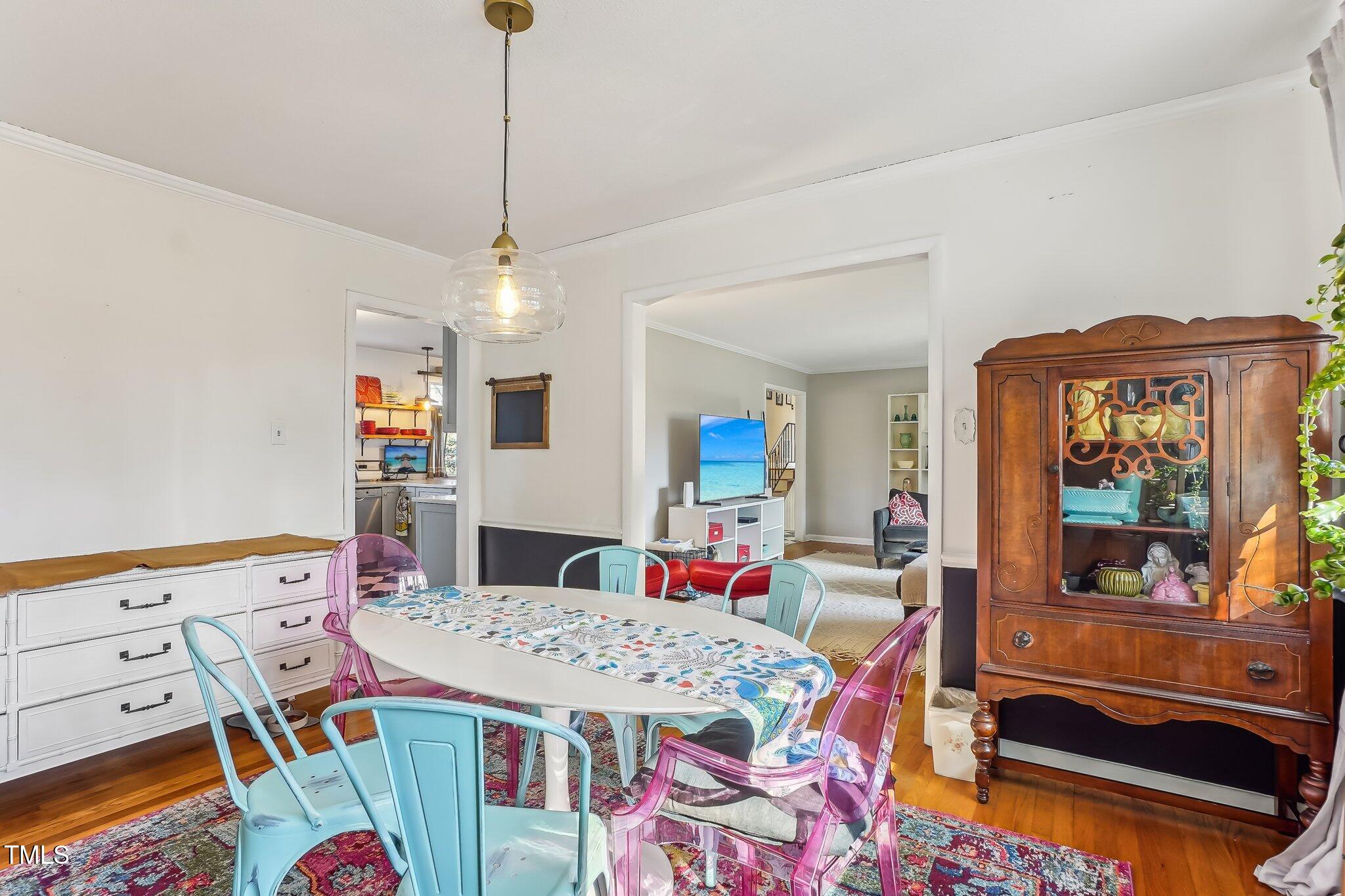5410 Thayer Drive Raleigh, NC 27612 - Photo 11 of 36 a very nice looking room with a big bed