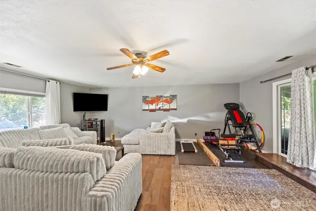 $379,000 | 4007 South Mayfield Street, Kennewick, WA 99337