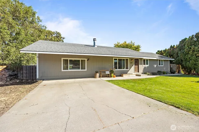 $379,000 | 4007 South Mayfield Street, Kennewick, WA 99337