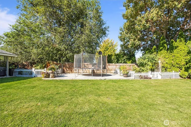 $379,000 | 4007 South Mayfield Street, Kennewick, WA 99337