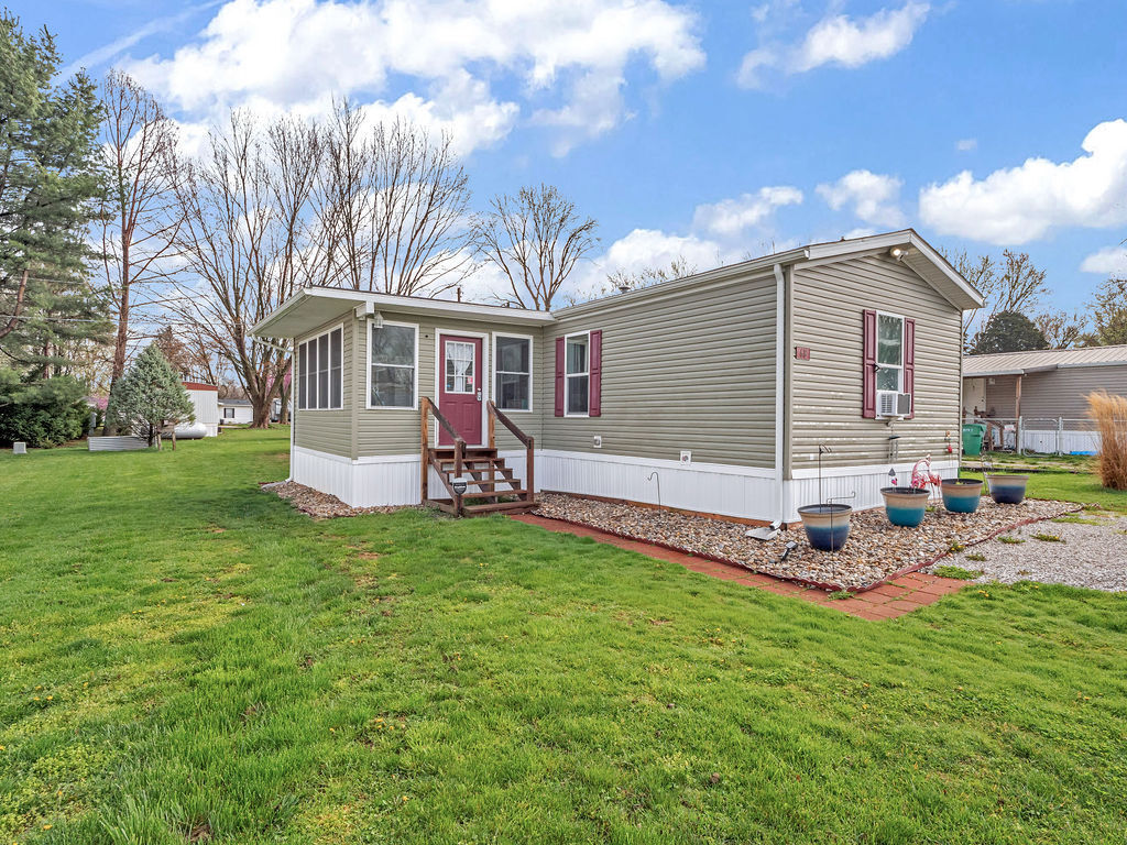 68 Bubble Loo Road Cloverdale, IN 46120 - Photo 3 of 27 Gallery Image 3
