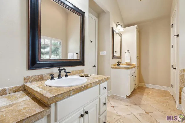 $600,000 | 13652 Kings Ct Avenue, Baton Rouge, LA 70810