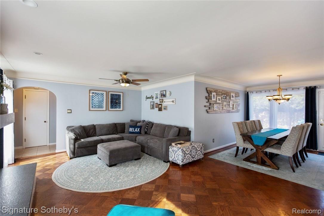 290 Stephens Road Grosse Pointe, MI 48236 - Photo 2 of 36 10.jpg