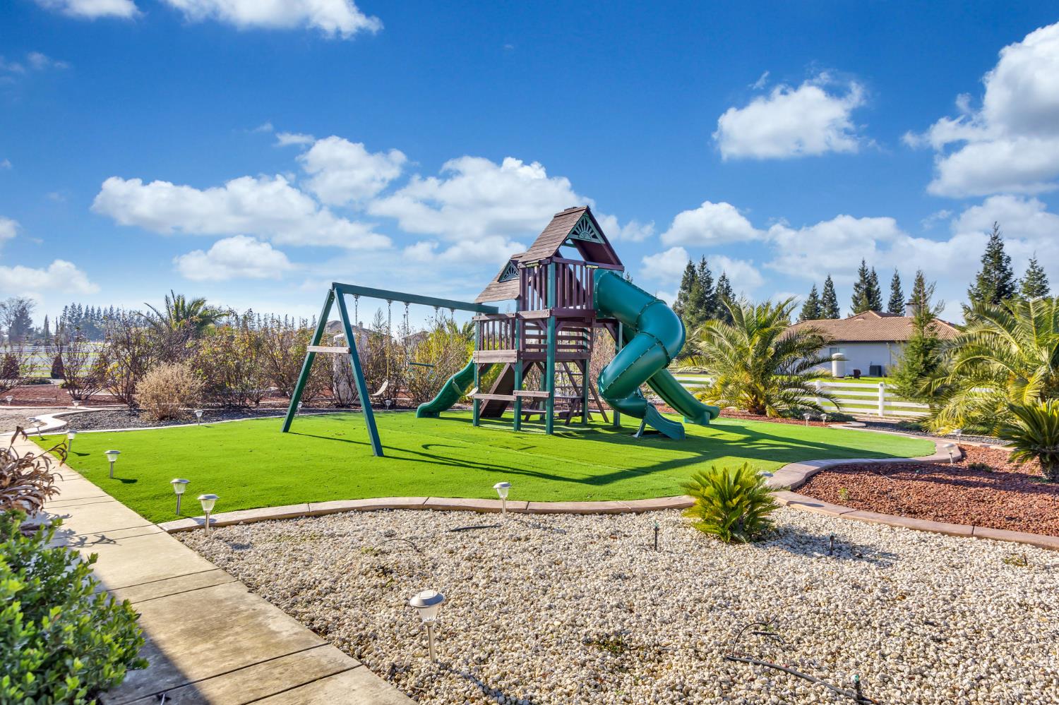 9601 Stablegate Road Wilton, CA 95693 - Photo 70 of 92 a view of a volley ball court