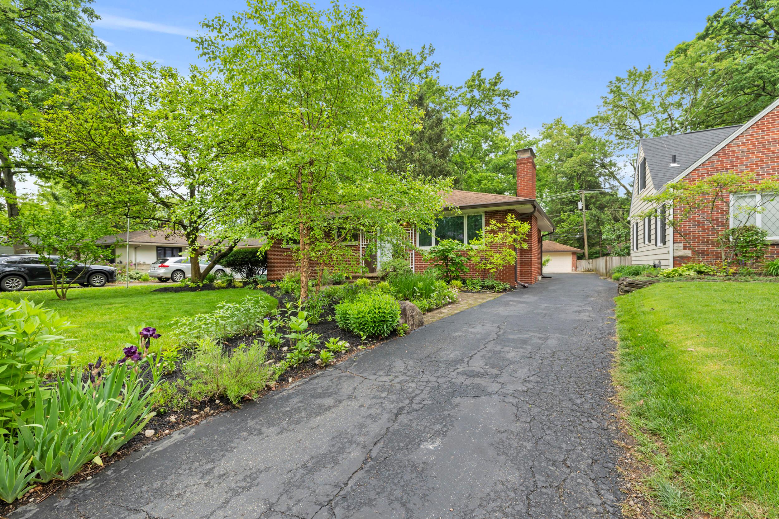 2629 Woodley Road Columbus, OH 43231 - Photo 3 of 32 3_front 02