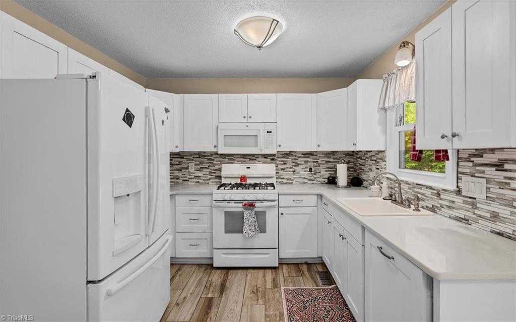 2418 Quaker Landing Road Greensboro, NC 27455 - Photo 13 of 50
