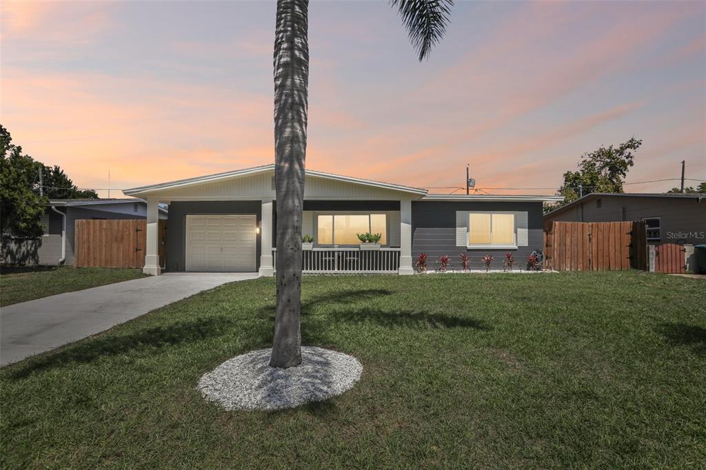 8541 75th Place Seminole, FL 33777 - Photo 1 of 44