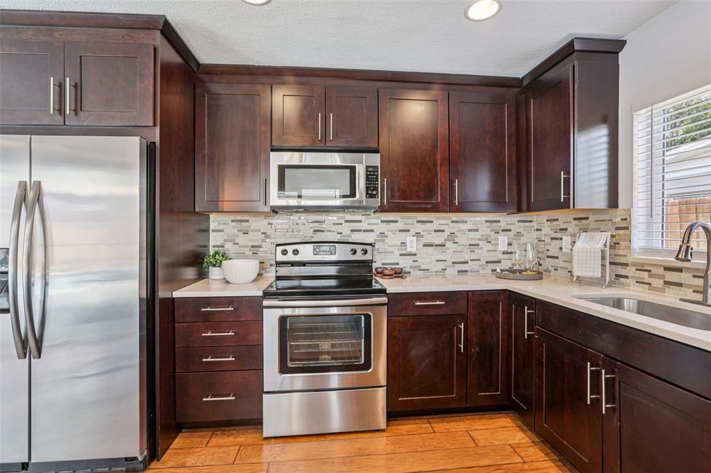 8541 75th Place Seminole, FL 33777 - Photo 12 of 44