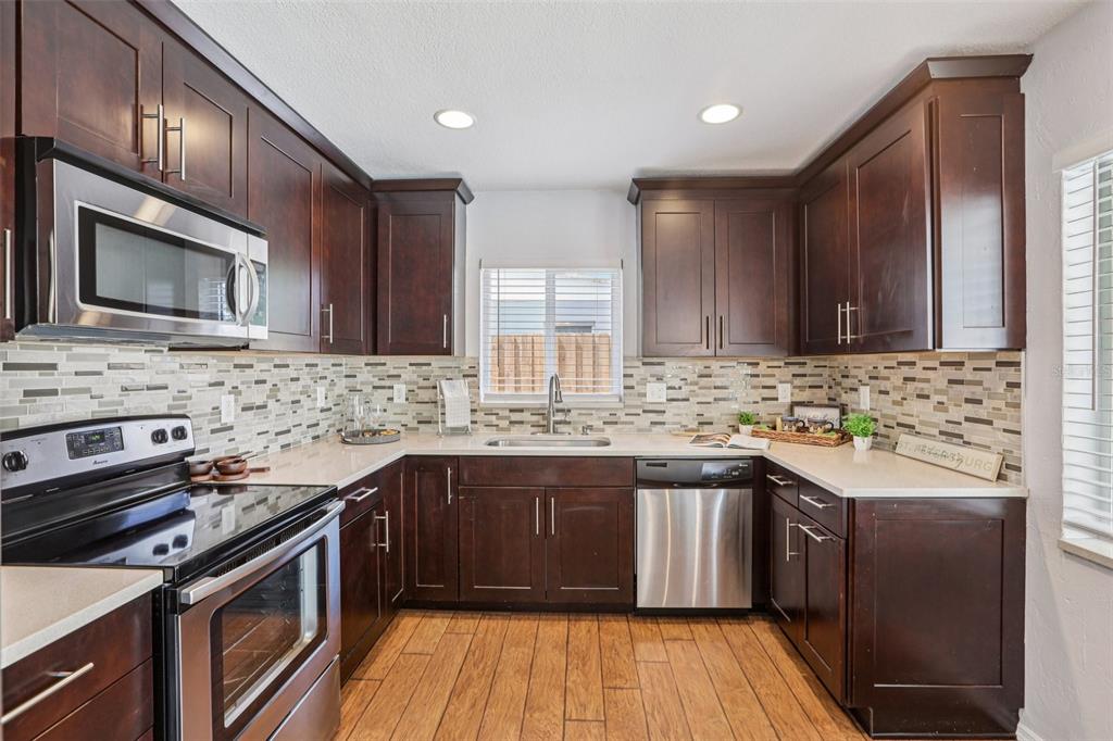 8541 75th Place Seminole, FL 33777 - Photo 13 of 44