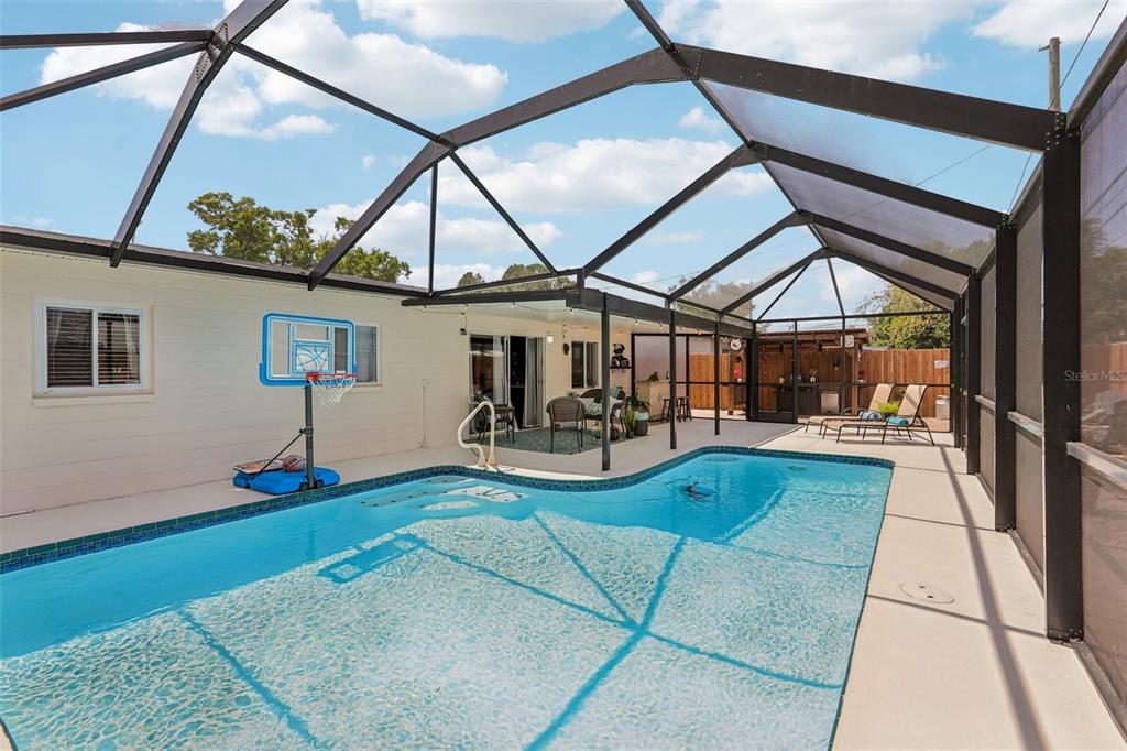 8541 75th Place Seminole, FL 33777 - Photo 31 of 44